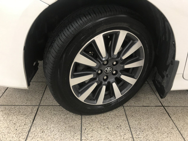 2018 Toyota Sienna XLE AWD 7-PASS in Cars & Trucks in Calgary - Image 4
