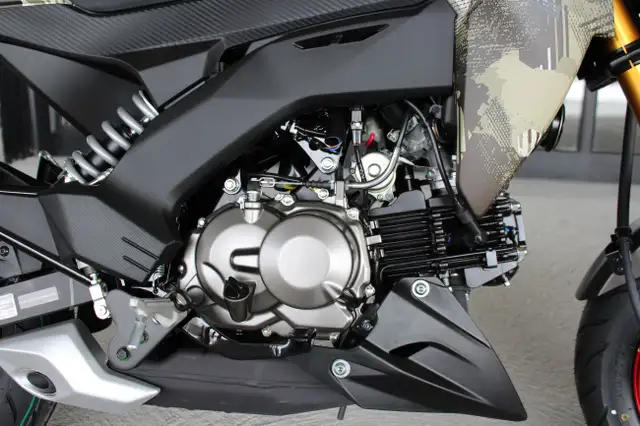 2025 Kawasaki Z125 PRO in Scooters & Pocket Bikes in Trenton - Image 8