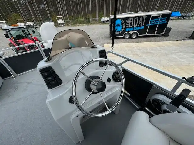 2019 19' LEGEND SPLASH EXT PONTOON - UNDER 100 HOURS! in Powerboats & Motorboats in Peterborough - Image 11