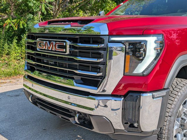 2025 GMC Sierra 2500HD SLT- Max Trailering Pkg - X31 Offroad Pkg in Cars & Trucks in Barrie - Image 3