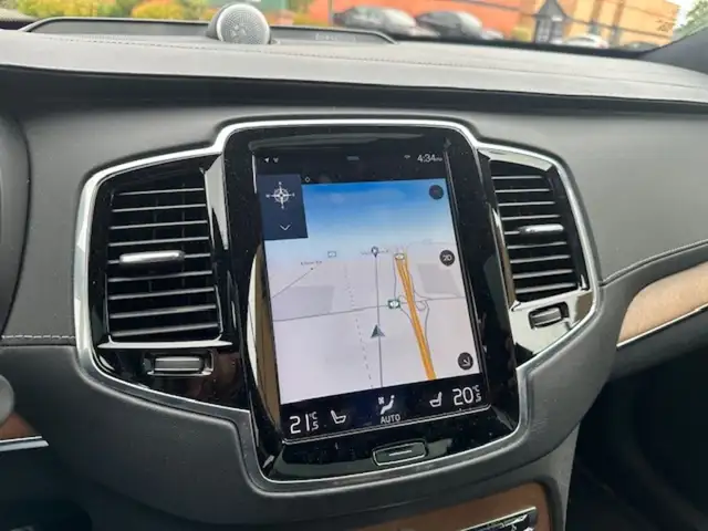 2017 Volvo XC90 Hybrid AWD T8 Excellence 1 Owner 4Passenger Plug in Cars & Trucks in Mississauga / Peel Region - Image 25