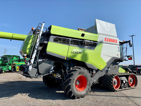 2020 Claas 8700TT in Farming Equipment in Prince Albert - Image 4