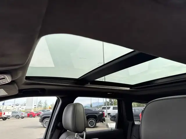 2014 Jeep Grand Cherokee SUMMIT LEATHER SEATS / SUNROOF / PADDLE in Cars & Trucks in Cranbrook - Image 15