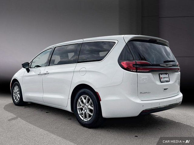 2024 Chrysler Pacifica Touring-L | Stow 'n Go | Heated Seats in Cars & Trucks in Cambridge - Image 3