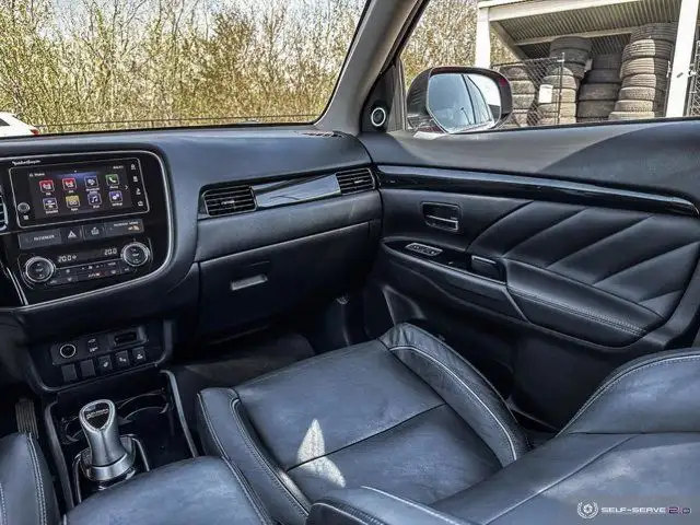 2018 Mitsubishi Outlander PHEV GT | LEATHER SEATS | SUNROOF in Cars & Trucks in Strathcona County - Image 13