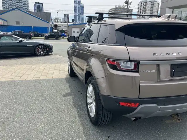 2019 Land Rover Range Rover Evoque SE WINTER TIRES INCLUDED! dans Autos et camions dans Ville d’Halifax - Image 11