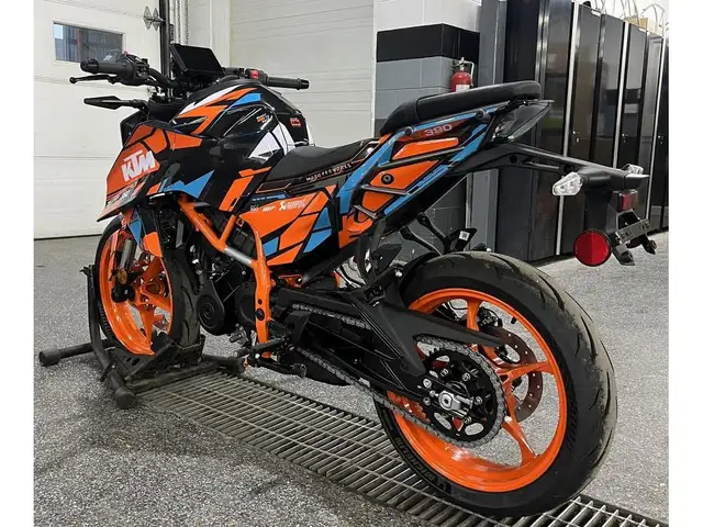 2024 KTM 390 DUKE in Sport Touring in Granby - Image 4