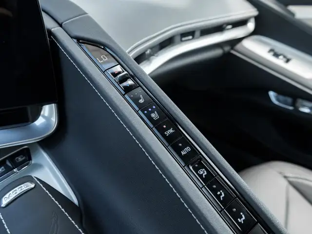 2025 Chevrolet Corvette 2LT- Front Lift | Z51 Performance Pkg in Cars & Trucks in Markham / York Region - Image 33