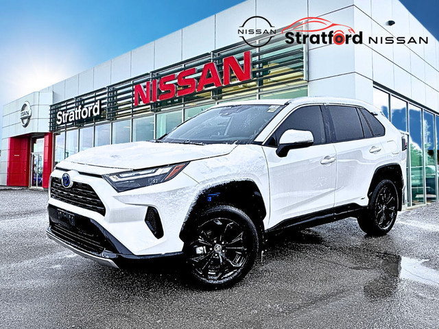 2022 Toyota RAV4 Hybrid SE | HYBRID | POWER TAILGATE | LOW KMS in Cars & Trucks in Stratford