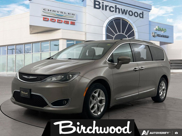 2017 Chrysler Pacifica Touring-L Plus | New Tires | New Brakes | in Cars & Trucks in Winnipeg
