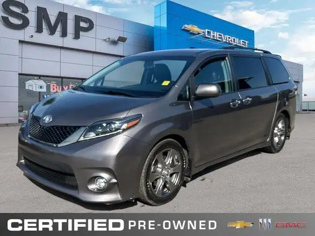 2017 Toyota Sienna SE | Leather | Power Sliding Doors | Back Up in Cars & Trucks in Saskatoon - Image 2