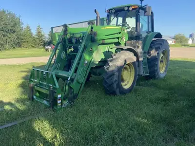 John Deere 6.8L 155hp, 20/20 40K Power Quad w/ LH Reverser & Diff. Lock, MFWD, Titan 42085R28, Miche...