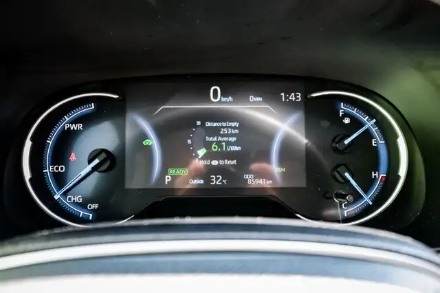 2019 Toyota RAV4 Hybrid Limited • SUNROOF • COOLED LEATHER • CP/ in Cars & Trucks in Cornwall - Image 22