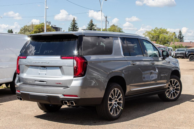 2025 GMC Yukon XL Denali 4WD in Cars & Trucks in Edmonton - Image 4