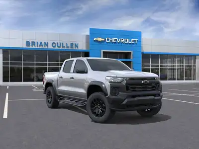 The 2025 Chevrolet Colorado 4WD Trail Boss in stunning silver is a true 4x4 powerhouse, delivering e...