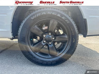 2022 RAM 1500 CLASSIC EXPRESS QUAD CAB 4X4 Bright White Black Cloth Bucket Seats 5.7L HEMI V8 - Nigh... (image 5)