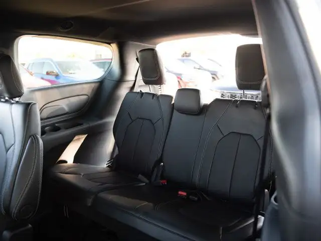 2025 Chrysler Grand Caravan SXT, Heated Leather, Lane Keep in Cars & Trucks in Calgary - Image 21