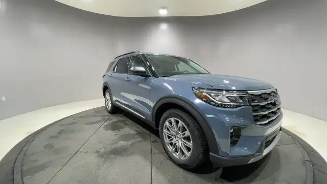 2025 Ford Explorer Active in Cars & Trucks in Strathcona County - Image 3
