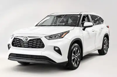 Ce modèle vient équipé avec les éléments suivants; AWD * Cuir Softex * Mags * Toit ouvrant * Caméra...
