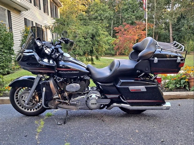 2013 HARLEY-DAVIDSON TOURING ROAD GLIDE ULTRA: $125 BW! in Sport Bikes in Moncton - Image 4