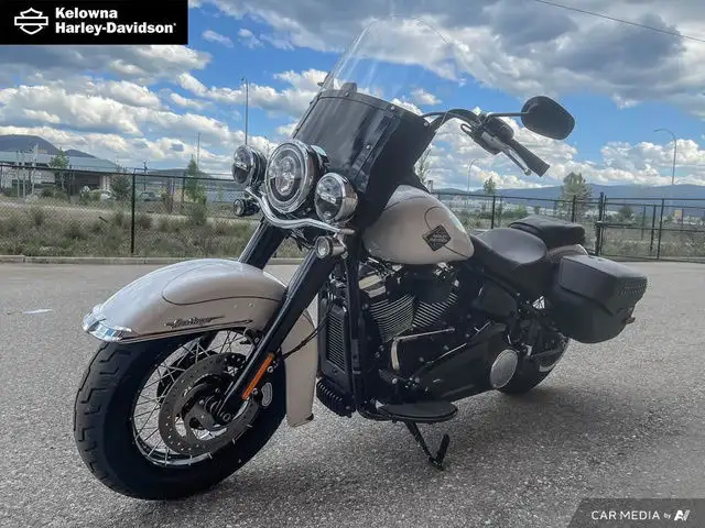 2025 Harley-Davidson Softail FLHC - Heritage Classic in Street, Cruisers & Choppers in Kelowna - Image 4