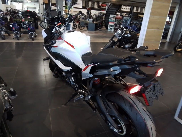 2024 BMW S 1000 XR Light white/M Motorsport 1000 XR in Street, Cruisers & Choppers in City of Halifax - Image 3