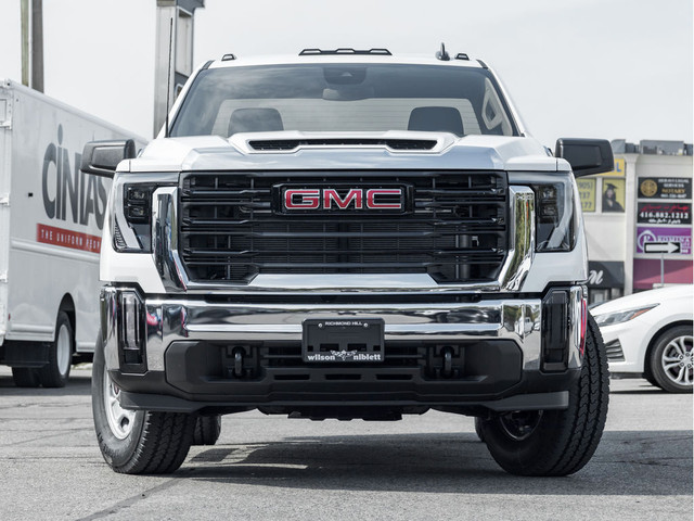 2024 GMC SIERRA 2500HD Pro- Black Assist Steps | Spray-On Bedlin in Cars & Trucks in Markham / York Region - Image 2