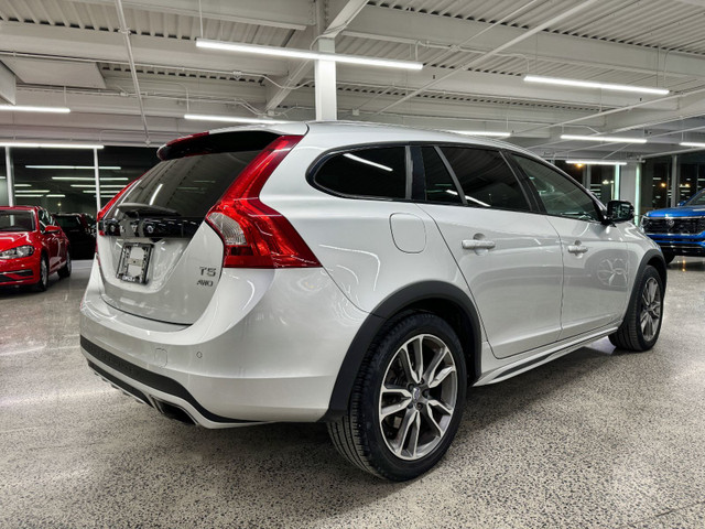 2018 Volvo V60 Cross Country CUIR * TOIT OUVRANT * CAMERA * AWD  in Cars & Trucks in Laval / North Shore - Image 4