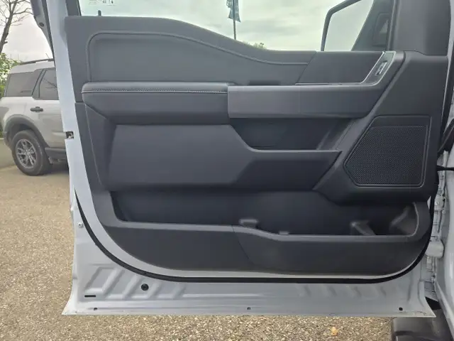 2025 Ford F-150 XLT | BLACK APP PKG | MOBILE OFF PKG | FX4 PKG in Cars & Trucks in Calgary - Image 15