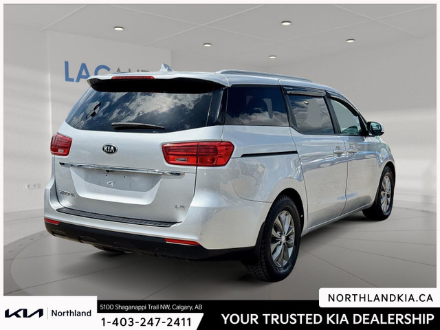 2019 Kia Sedona LX in Cars & Trucks in Calgary - Image 4
