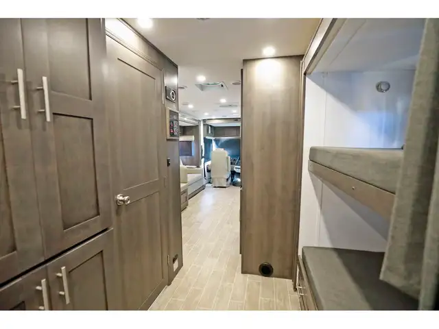 2024 Forest River Georgetown 3 Series 33B3 bunk bed 2024 Classe  in RVs & Motorhomes in Laval / North Shore - Image 21