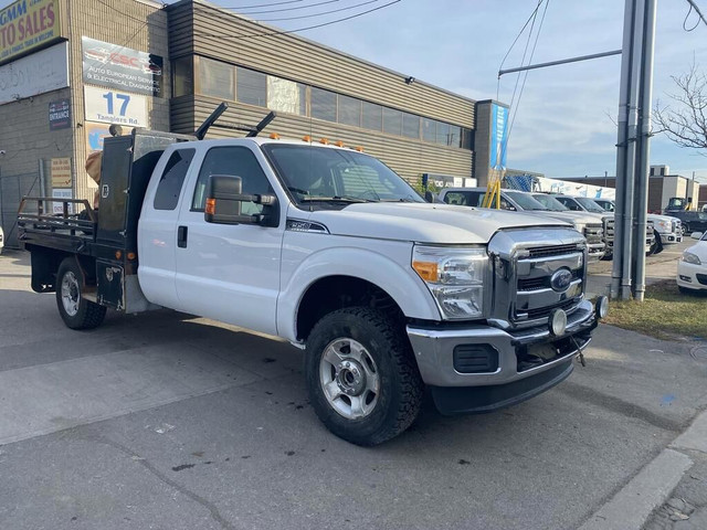 2015 Ford F-350 Extended Cab Flat Bed 4WD in Cars & Trucks in City of Toronto