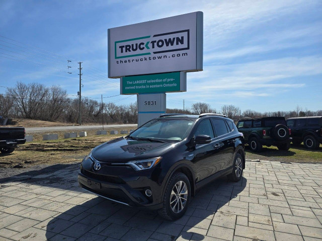 2016 Toyota RAV4 Hybrid in Cars & Trucks in Ottawa