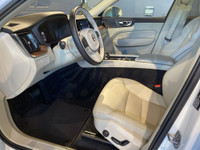 Climate Package [22], Premium Package [recharge], Metallic Paint, Leather Upholstery Upgrade, 19" 5-... (image 9)