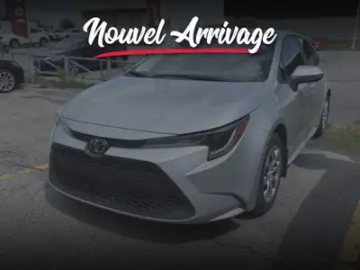 La Toyota Corolla LE 2022 incarne à merveille ce que l'on attend d'une berline moderne : un style so...