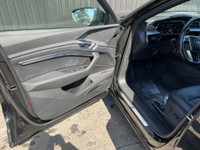 E-TRON 2022 100% ELECTRIQUE MODEL S-LINE TECHNIK VEHICULE TRES PROPRE 1 PROPRIO MISE A JOUR CHEZ AUD... (image 9)
