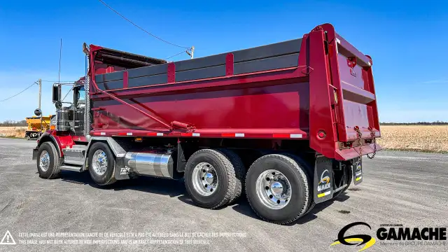 2019 KENWORTH T800 12 WHEEL TWIN STEER DUMP TRUCK in Heavy Trucks in Chilliwack - Image 6