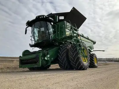 Fully optioned Signature Edition. New BP15 Pickup included. Comes with Ultimate Cab Package with Lea...