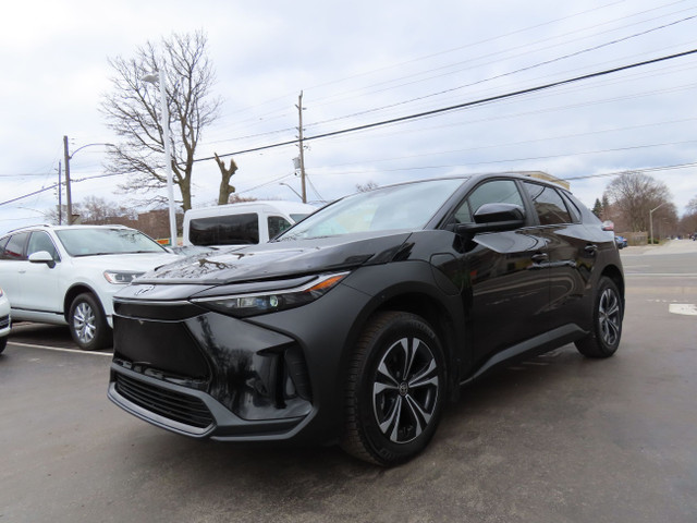 2023 Toyota BZ4X bZ4X BZ4X - 15,000KMS - Back-Up Camera - Heated in Cars & Trucks in Oakville / Halton Region - Image 4