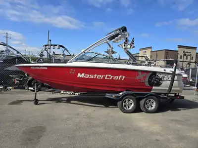Vortec 6.0L, 400HP. 598 hours. Perfect Pass. Depth finder. Water temperature gauge. 3 ballasts. Dual...