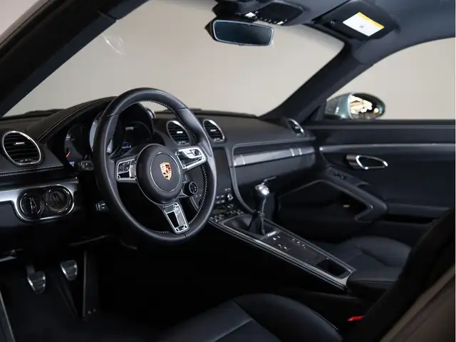 2024 Porsche 718 Cayman S | PREMIUM PKG | MANUAL | 20 IN WHEELS in Cars & Trucks in Mississauga / Peel Region - Image 12