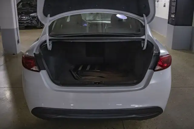 2016 Chrysler 200 LX in Cars & Trucks in Edmonton - Image 11