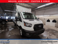 Le Ford Transit T-250 Cube de 12 pi offre un espace de rangement exceptionnel et une fiabilité légen... (image 2)
