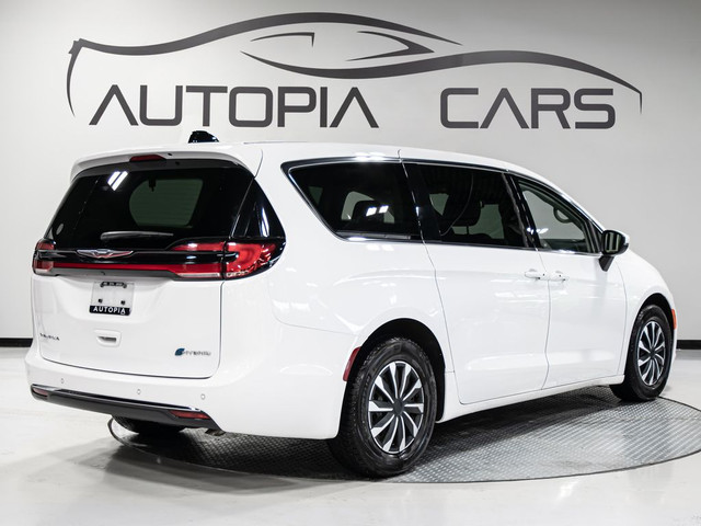 2023 Chrysler Pacifica Hybrid TOURING L 2WD PLUG IN HYBRID 6 PAS in Cars & Trucks in City of Toronto - Image 4