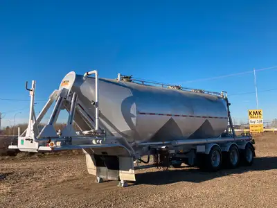 2011 Tremcar 1,200 Cubic ft Dry Bulk / Pneumatic Tank Trailer Aluminum/Steel Combination Frame Air R...