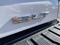 A perfect blend of rugged capability and refined comfort, the 2024 GMC Sierra 2500HD SLT arrives boa... (image 7)