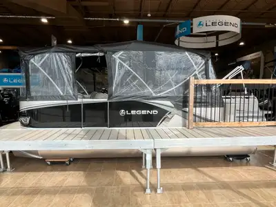 2023 | Legend | Q-Series Lounge Sport Pro Prix régulier (74 999 $) Économie de 6 900 $ 68 099 $ - pl...