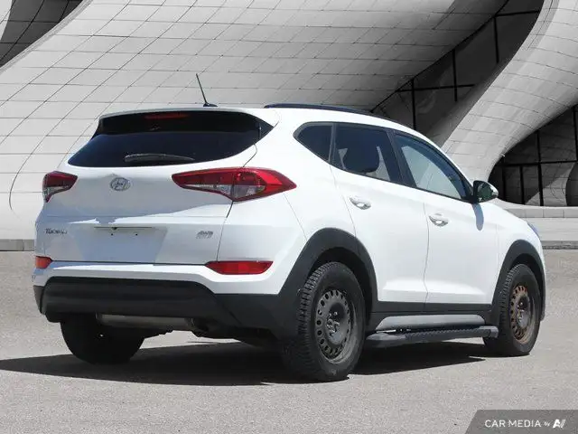 2017 Hyundai Tucson SE | Bluetooth | Heated Seats | AWD | XM dans Autos et camions dans London - Image 6
