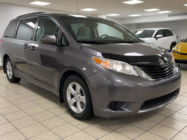 2013 Toyota Sienna LE 8 Passenger in Cars & Trucks in Calgary