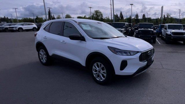 2023 Ford Escape Active | AWD | Backup Camera | Heated Seats in Cars & Trucks in Prince George - Image 2